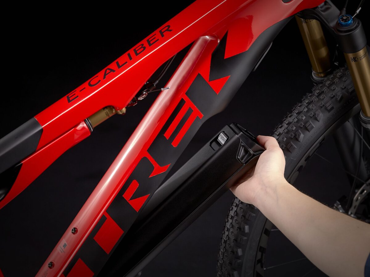 E-Cal 9.9 XTR EU XL 29 Gloss Radioactive Red/Matte Black - Imagen 4