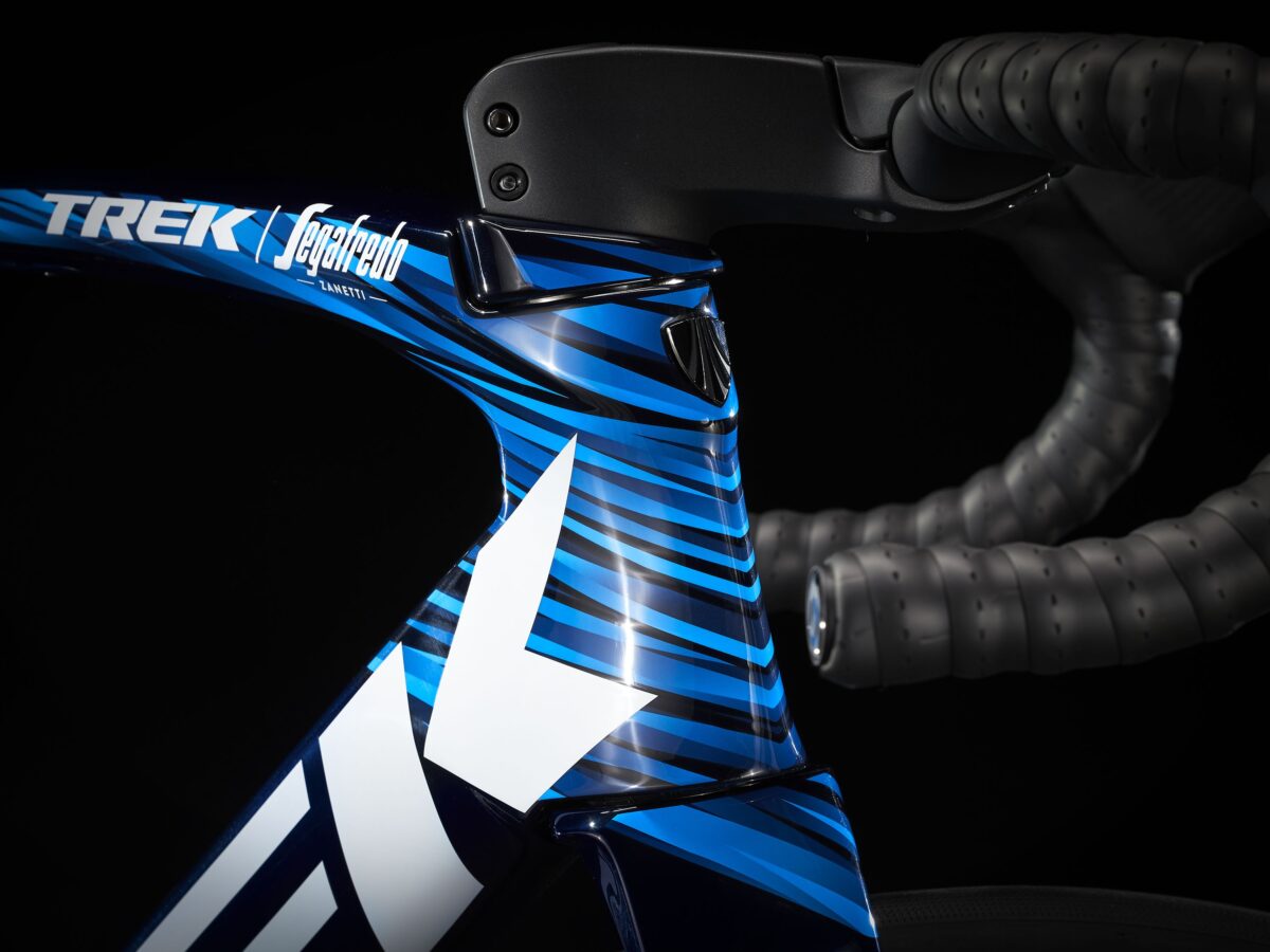 Madone SLR 6 eTap 62 Navy Carbon Smoke/Blue - Imagen 4