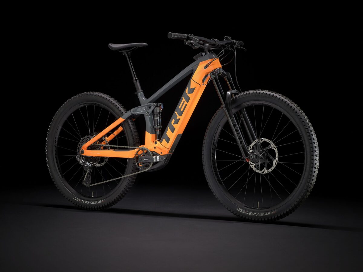Rail 9.7 NX EU S Solid Charcoal/Radioactive Orange - Imagen 2