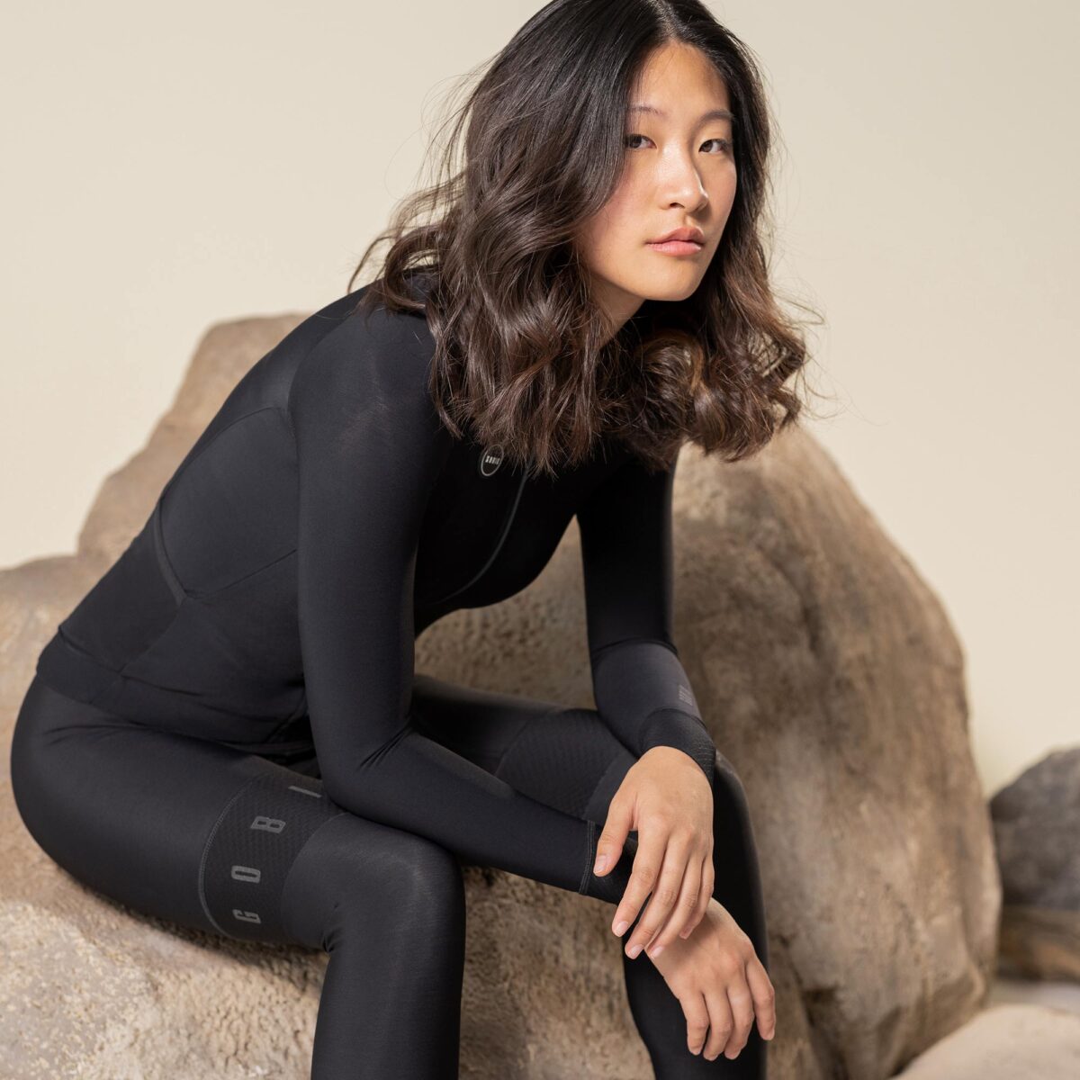 MAILLOT MANGA LARGA PACER SOLID MUJER JET BLACK talla XS - Imagen 3
