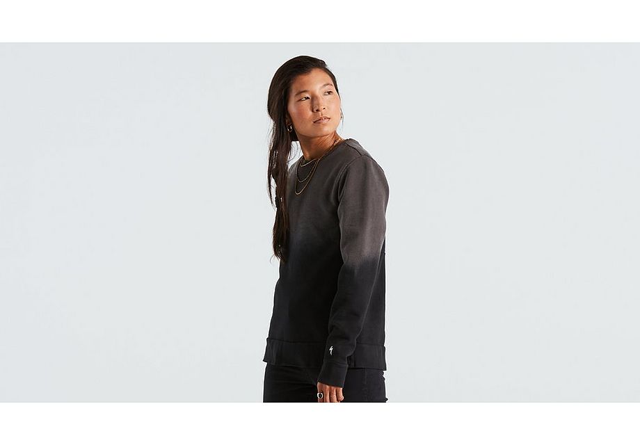 Camiseta con cuello redondo de manga larga Legacy Spray para mujer