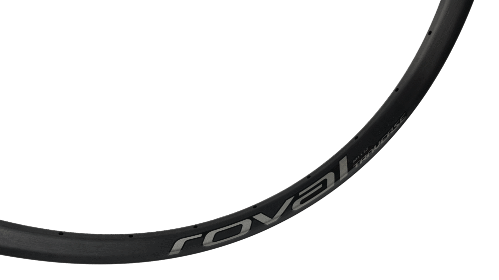 RIM MY19 TRAVERSE, 29, FRONT & REAR, ALLOY, 28H, 30MM INTERNAL (RIM-665) - BLACK W/ CHARCOAL DCL - Imagen 2