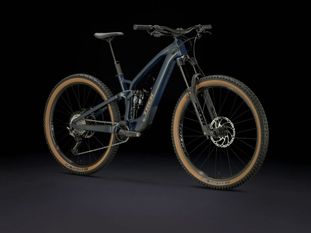 Alternative view of FUEL EXE 8 XT EU XL BL